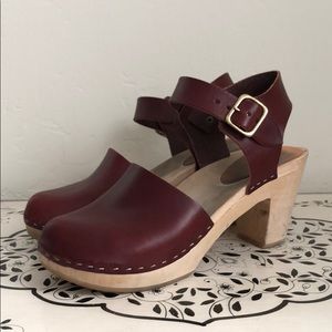 Bryr Emma Closed Toe Burgundy High Heel Sz 39